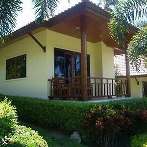 Bungalow Garden View